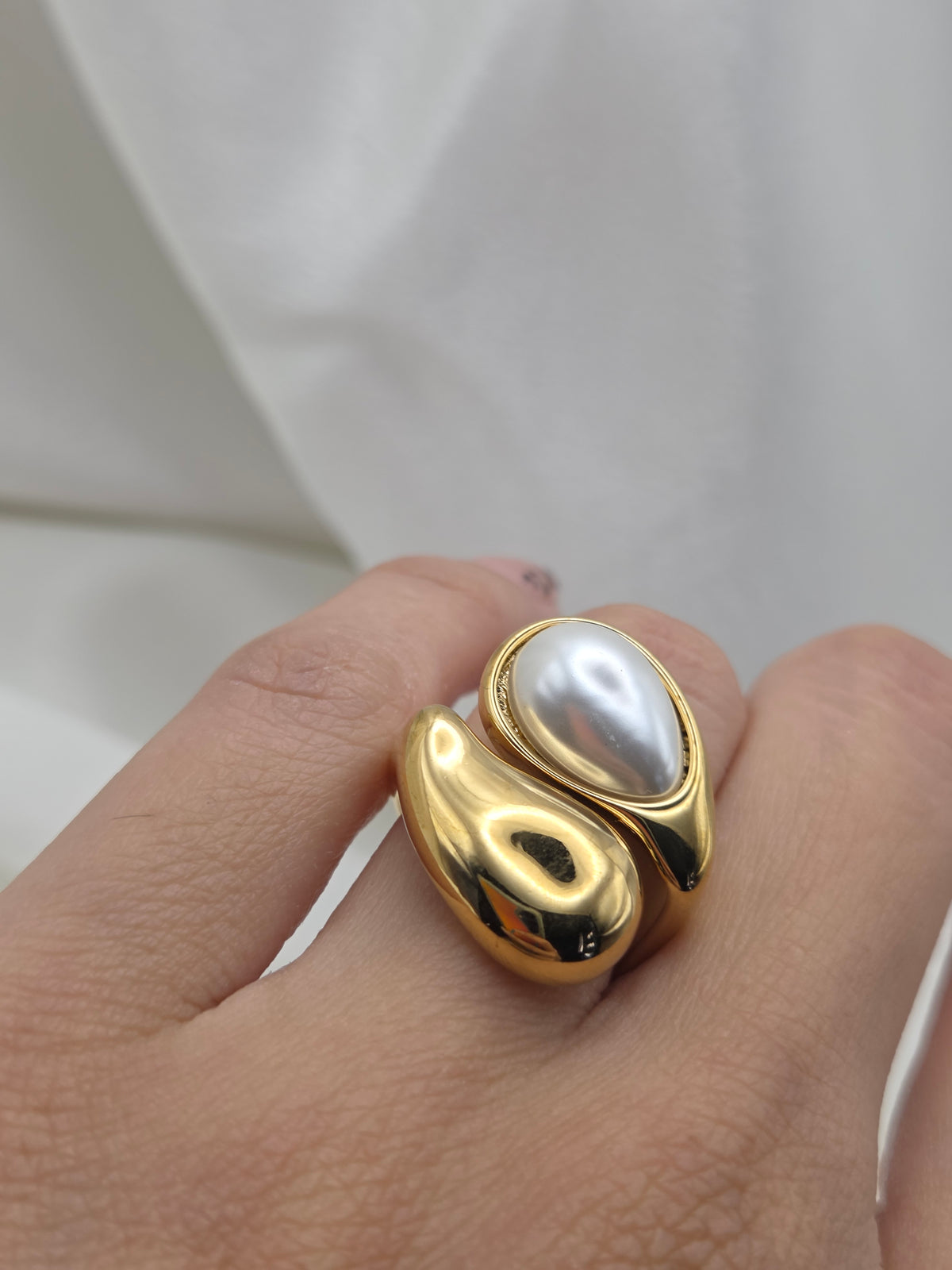Elara Gold Ring