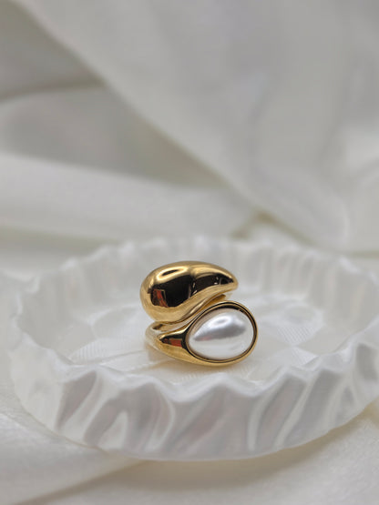 Elara Gold Ring